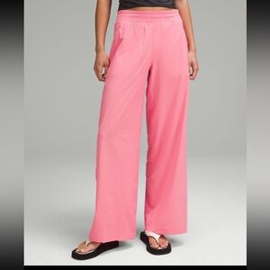 Swift Mid-Rise Wide-Leg Pant